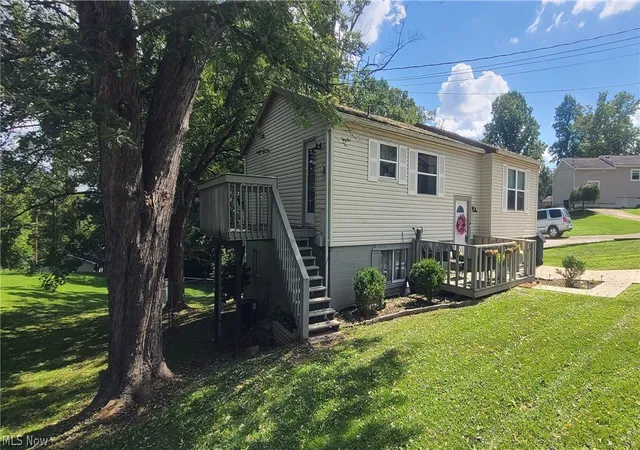 Photo 2 of Single family home for sale at 49 Colonel Phelps Dr, Parkersburg, WV 26104 | MLS# 5240604 | Listing updated on 2026-08-29