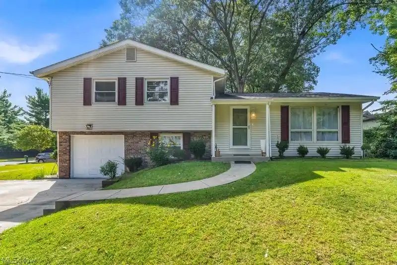 Photo 1 of Sale Pending at 596 Eric Dr, Akron, OH 44305 | MLS# 5240585 | Listing updated on 2026-10-28