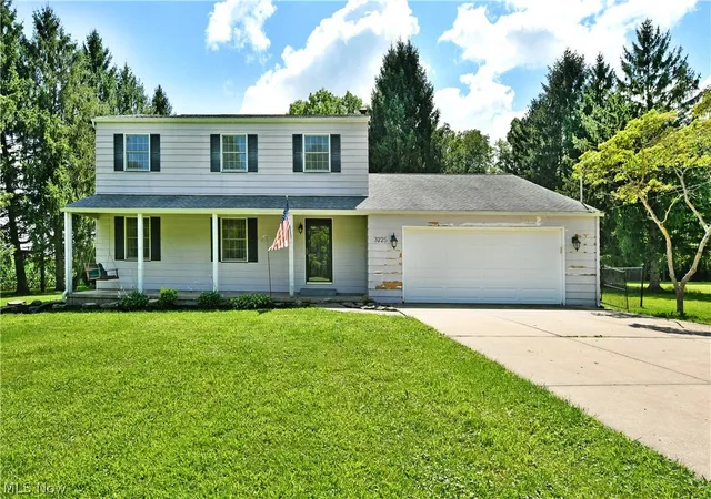 Single family home for sale at 3225 Hewitt Gifford Rd, Warren, OH 44481 | MLS# 5238868