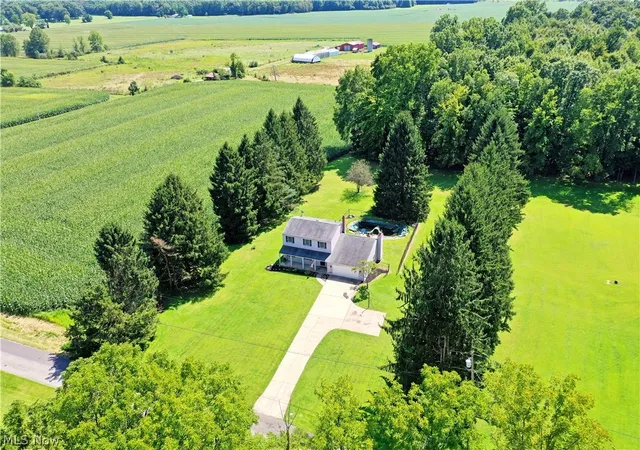 Photo 2 of Single family home for sale at 3225 Hewitt Gifford Rd, Warren, OH 44481 | MLS# 5238868 | Listing updated on 2026-08-28