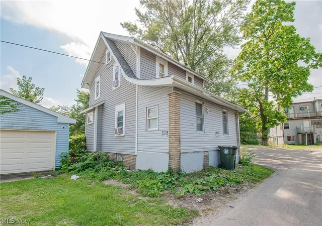 Photo 2 of Single family home for sale at 510 Homes Pl Nw, Canton, OH 44703 | MLS# 5240084 | Listing updated on 2026-08-31