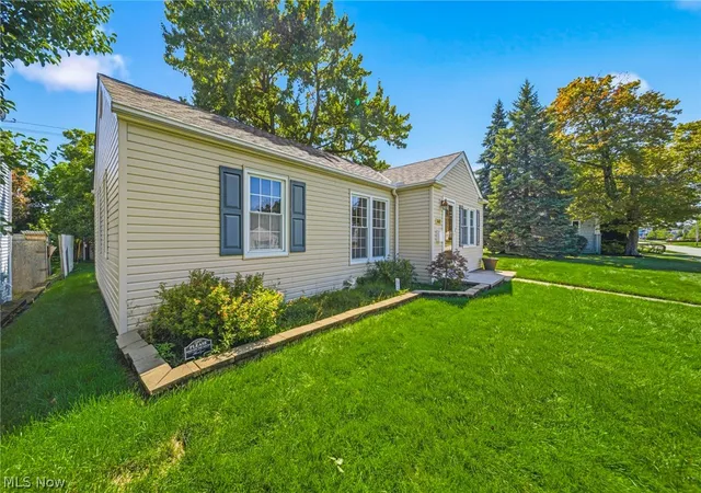 Photo 2 of Sale Pending at 1411 Orchard Heights Dr, Mayfield Heights, OH 44124 | MLS# 5240650 | Listing updated on 2026-08-31