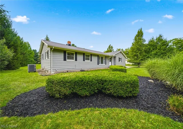 Photo 2 of Sale Pending at 9225 Willson Dr, Chagrin Falls, OH 44023 | MLS# 5239687 | Listing updated on 2026-08-31