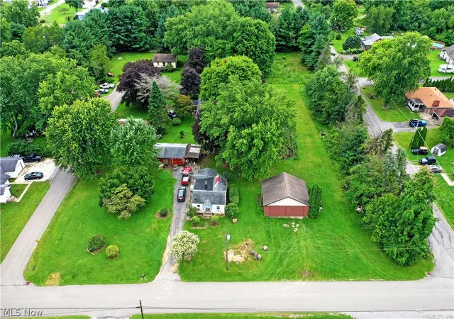 Photo 4 of Sale Pending at 8114 W Lincoln St Ne, Masury, OH 44438 | MLS# 5240553 | Listing updated on 2026-10-03
