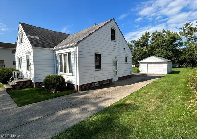 Photo 23 of Single family home for sale at 6908 Orchard Blvd, Parma Heights, OH 44130 | MLS# 5240547 | Listing updated on 2026-09-29