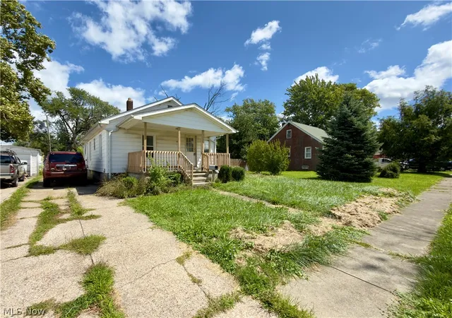 Photo 2 of Single family home for sale at 431 Idaho Ave, Lorain, OH 44052 | MLS# 5240358 | Listing updated on 2026-08-28