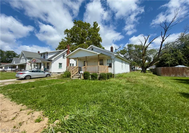 Photo 3 of Single family home for sale at 431 Idaho Ave, Lorain, OH 44052 | MLS# 5240358 | Listing updated on 2026-08-28
