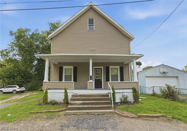 Single family home for sale at 617 Carnahan Ave Ne, Canton, OH 44704 | MLS# 5239939