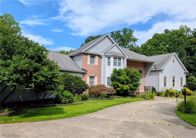 Photo 2 of Single family home for sale at 10665 Mount Royal Dr, Concord Twp, OH 44077 | MLS# 5240122 | Listing updated on 2026-09-17