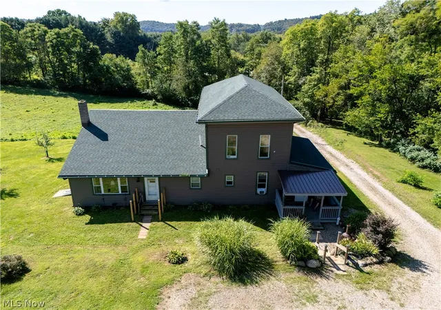 Photo 2 of Single family home for sale at 944 Mill Rd, Loudonville, OH 44842 | MLS# 5240434 | Listing updated on 2026-08-29