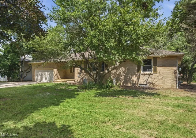 Photo 3 of Single family home for sale at 5111 Nave St Sw, Canton, OH 44706 | MLS# 5238348 | Listing updated on 2026-09-18