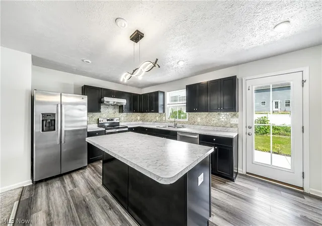 Photo 2 of Single family home for sale at 3189 Sunny Brook Dr, Akron, OH 44312 | MLS# 5240095 | Listing updated on 2026-08-29