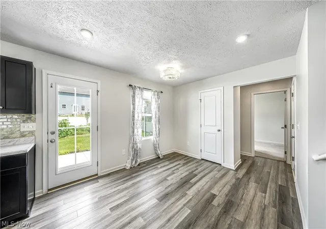Photo 4 of Single family home for sale at 3189 Sunny Brook Dr, Akron, OH 44312 | MLS# 5240095 | Listing updated on 2026-08-29