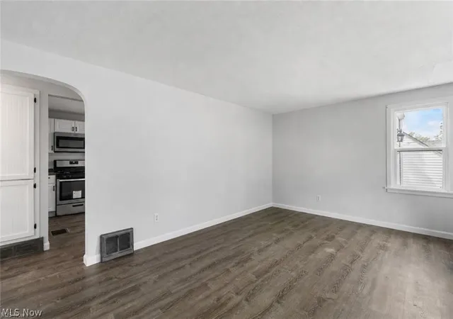 Photo 2 of Sale Pending at 1514 37th St Nw, Canton, OH 44709 | MLS# 5240659 | Listing updated on 2026-09-01