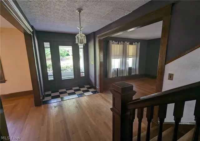Photo 3 of Single family home for sale at 616 East Ave, Elyria, OH 44035 | MLS# 5240713 | Listing updated on 2026-08-29