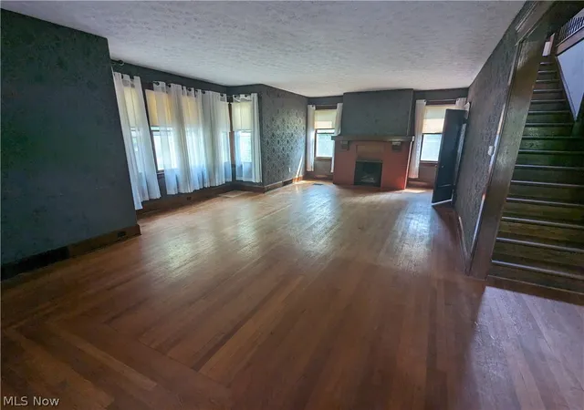 Photo 5 of Single family home for sale at 616 East Ave, Elyria, OH 44035 | MLS# 5240713 | Listing updated on 2026-08-29