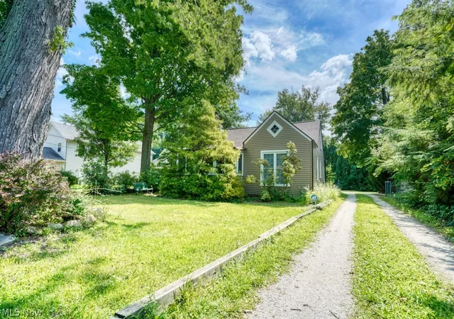 Photo 1 of Single family home for sale at 37724 Lake Shore Blvd, Eastlake, OH 44095 | MLS# 5240800 | Listing updated on 2026-08-29