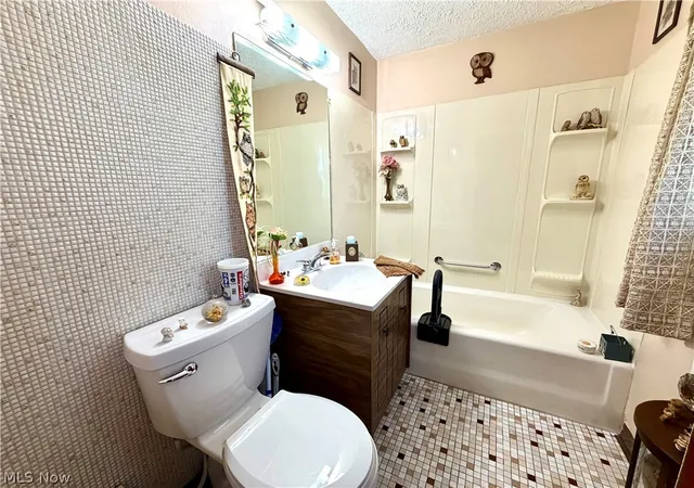 Photo 21 of Single family home for sale at 1201 Courtland Road, Weirton, WV 26062 | MLS# 5240795 | Listing updated on 2026-09-01