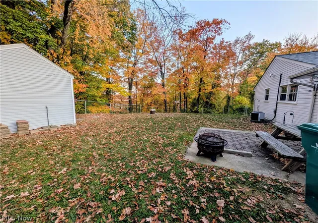 Photo 4 of Single family home for sale at 4885 Robinwood Dr, Mentor, OH 44060 | MLS# 5240812 | Listing updated on 2026-10-30