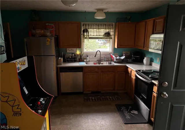 Photo 3 of Single family home for sale at 1161 Mckinley Ave, Akron, OH 44306 | MLS# 5240822 | Listing updated on 2026-08-31