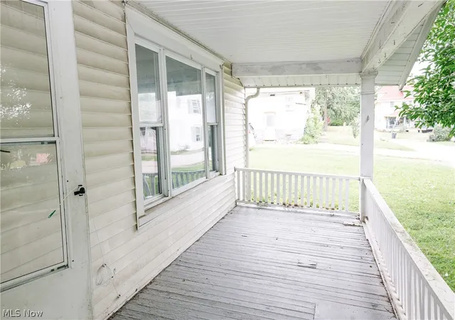 Photo 2 of Single family home for sale at 489 Dirlam Ct, Mansfield, OH 44906 | MLS# 5239123 | Listing updated on 2026-08-31