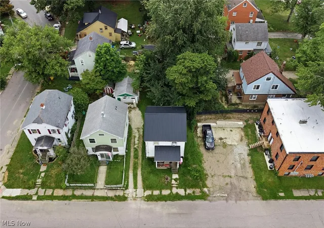 Photo 3 of Single family home for sale at 605 Heineman Blvd, Mansfield, OH 44903 | MLS# 5239122 | Listing updated on 2026-08-31