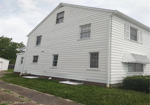 Photo 3 of Single family home for sale at 3251 Cleveland Blvd, Lorain, OH 44052 | MLS# 5240884 | Listing updated on 2026-10-07