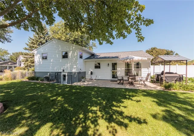 Photo 4 of Sale Pending at 110 Birchwood Dr, Sandusky, OH 44870 | MLS# 5240907 | Listing updated on 2026-09-01