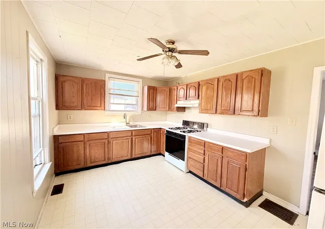 Photo 3 of Sale Pending at 3701 Lincoln Ave, Shadyside, OH 43947 | MLS# 5240850 | Listing updated on 2026-09-20