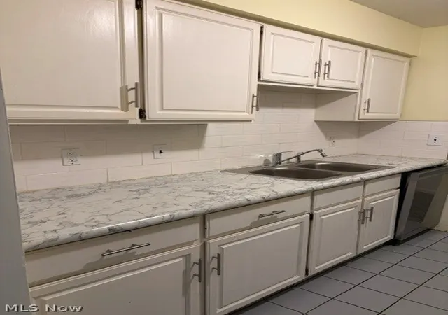 Photo 3 of Condo for sale at 369 Quarry Ln #C, Warren, OH 44483 | MLS# 5240945 | Listing updated on 2026-08-31