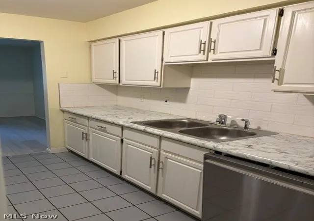 Photo 4 of Condo for sale at 369 Quarry Ln #C, Warren, OH 44483 | MLS# 5240945 | Listing updated on 2026-08-31