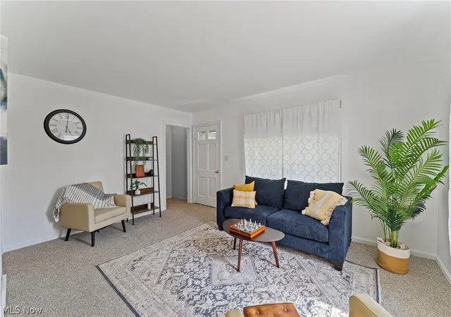 Photo 3 of Single family home for sale at 156 S Roanoke Ave, Youngstown, OH 44515 | MLS# 5240999 | Listing updated on 2026-08-31