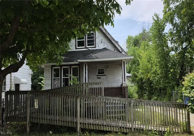 Photo 1 of Single family home for sale at 16516 Lipton Ave, Cleveland, OH 44128 | MLS# 5241025 | Listing updated on 2026-09-30