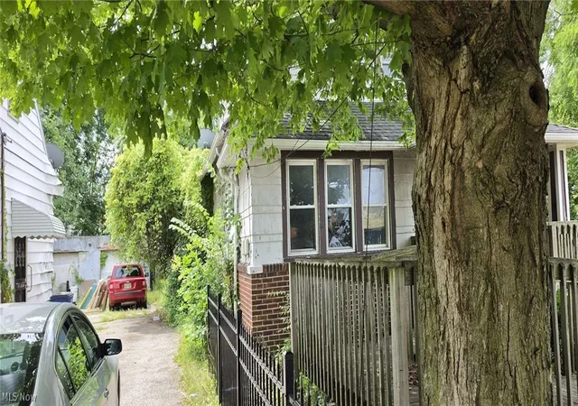 Photo 2 of Single family home for sale at 16516 Lipton Ave, Cleveland, OH 44128 | MLS# 5241025 | Listing updated on 2026-09-30