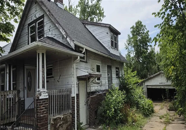 Photo 3 of Single family home for sale at 16516 Lipton Ave, Cleveland, OH 44128 | MLS# 5241025 | Listing updated on 2026-09-30
