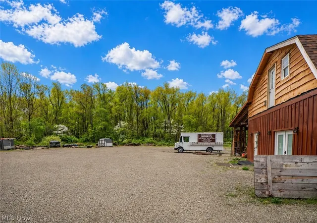 Photo 2 of Single family home for sale at 8178 Navarre Rd Sw, Massillon, OH 44646 | MLS# 5240355 | Listing updated on 2026-08-31
