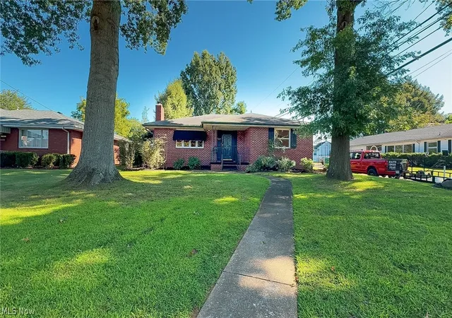 Photo 3 of Single family home for sale at 709 37th Street, Vienna, WV 26105 | MLS# 5240749 | Listing updated on 2026-08-31