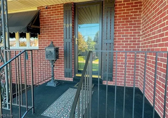 Photo 3 of Single family home for sale at 709 37th Street, Vienna, WV 26105 | MLS# 5240749 | Listing updated on 2026-10-01