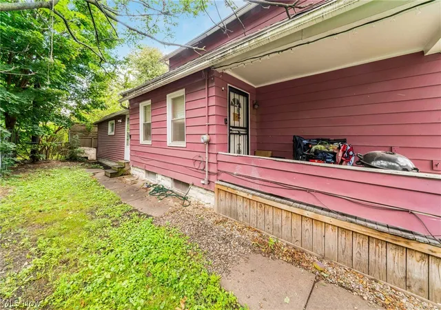 Photo 3 of House for sale at 7426 Spafford Rd, Cleveland, OH 44105 | MLS# 5239882 | Listing updated on 2026-08-31