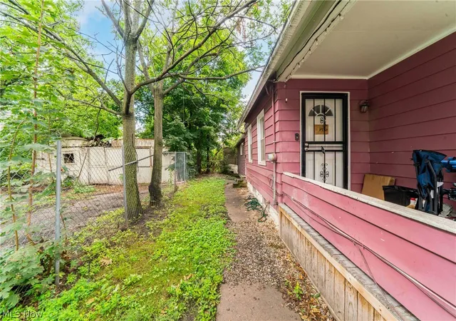 Photo 4 of House for sale at 7426 Spafford Rd, Cleveland, OH 44105 | MLS# 5239882 | Listing updated on 2026-08-31
