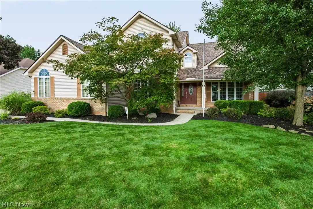Photo 1 of Single family home for sale at 697 Cherry Valley Dr, Amherst, OH 44001 | MLS# 5241029 | Listing updated on 2026-10-29