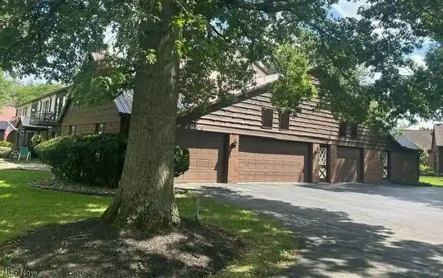 Listing Photo 2 - Condo for sale in 105 River Bend Dr located at 105 River Bend Dr, Norwalk, OH 44857 - Unit #4 A