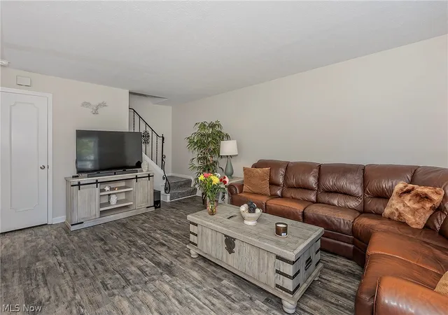 Listing Photo 4 - Condo for sale in building located at 84 Mersey Ct, Concord Township, OH 44060
