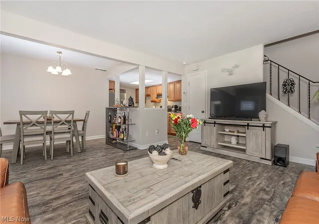 Listing Photo 5 - Condo for sale in building located at 84 Mersey Ct, Concord Township, OH 44060