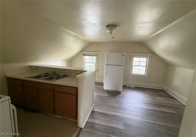 Photo 3 of House for sale at 277 Crandall Ave, Youngstown, OH 44504 | MLS# 5241203 | Listing updated on 2026-08-31