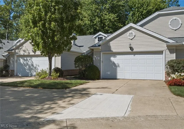 Photo 2 of Condo for sale at 37 Community Dr, Avon Lake, OH 44012 | MLS# 5240791 | Listing updated on 2026-08-31