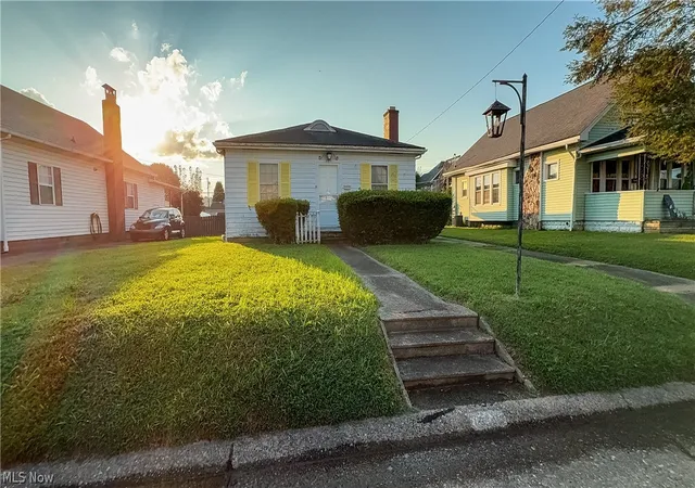 Photo 2 of Sale Pending at 3305 3rd Avenue, Vienna, WV 26105 | MLS# 5240964 | Listing updated on 2026-09-01