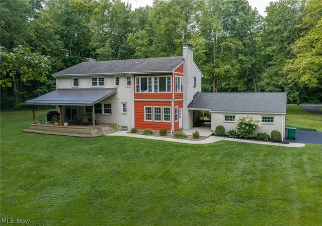 Photo 2 of Single family home for sale at 9261 Boyer Ln, Mentor, OH 44060 | MLS# 5239452 | Listing updated on 2026-08-31
