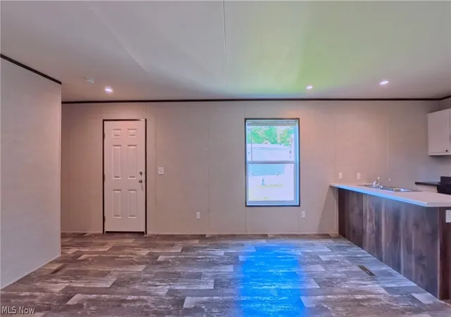Photo 3 of Single family home for sale at 1006 S Park Cir, Brookfield, OH 44403 | MLS# 5240458 | Listing updated on 2026-09-01