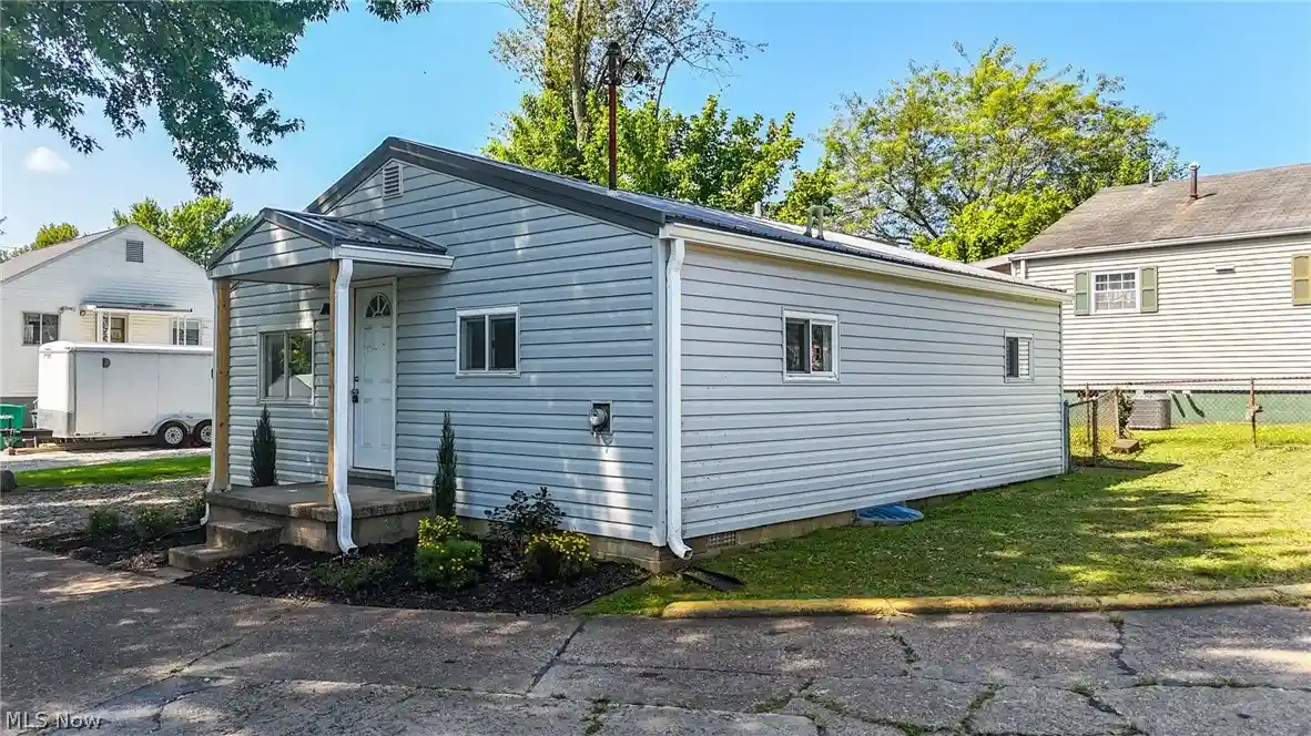 Photo 1 of Single family home for sale at 2111a Stella Ct, Parkersburg, WV 26104 | MLS# 5241055 | Listing updated on 2026-10-15